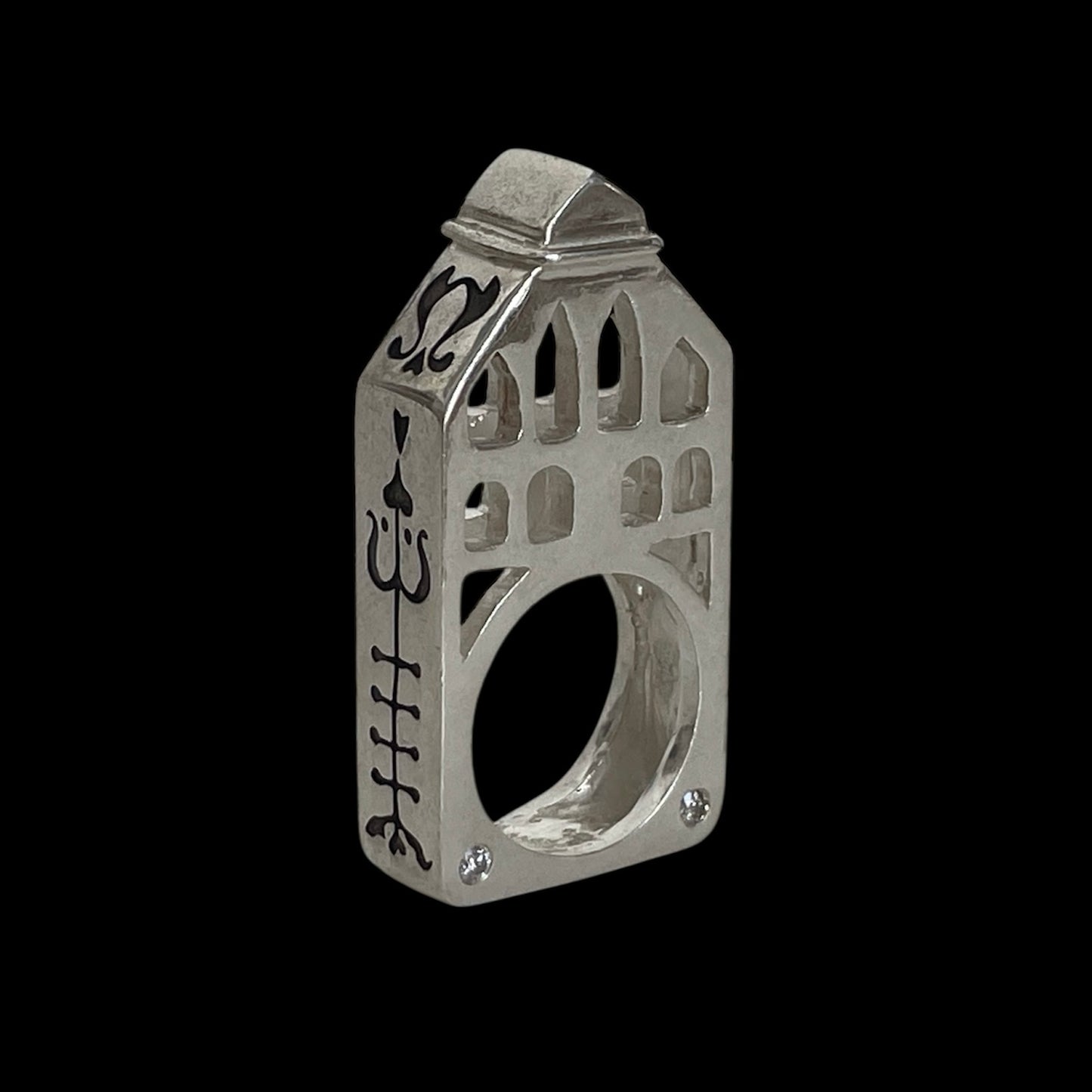 Temple ring chapelle