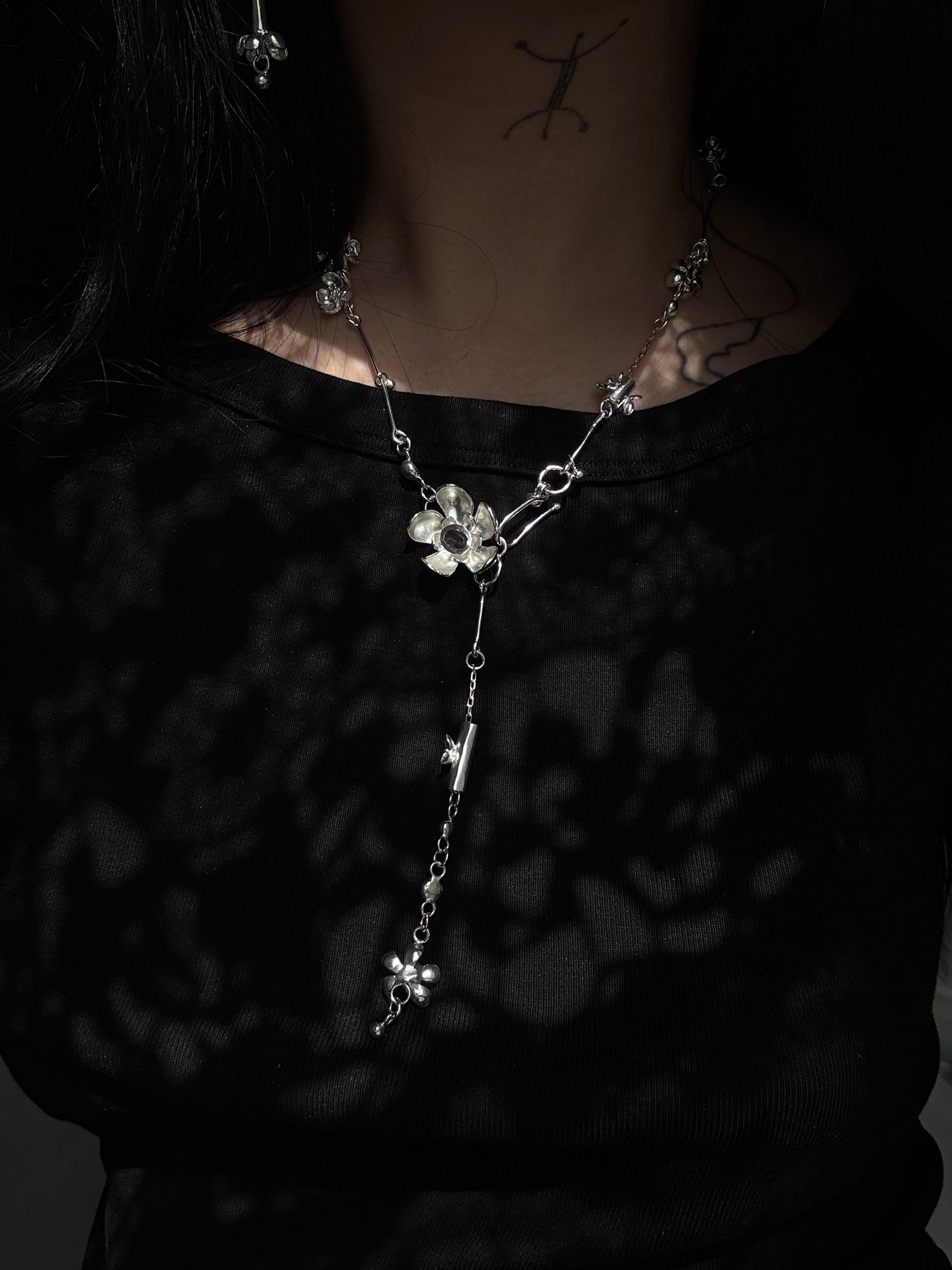 Black orchid necklace