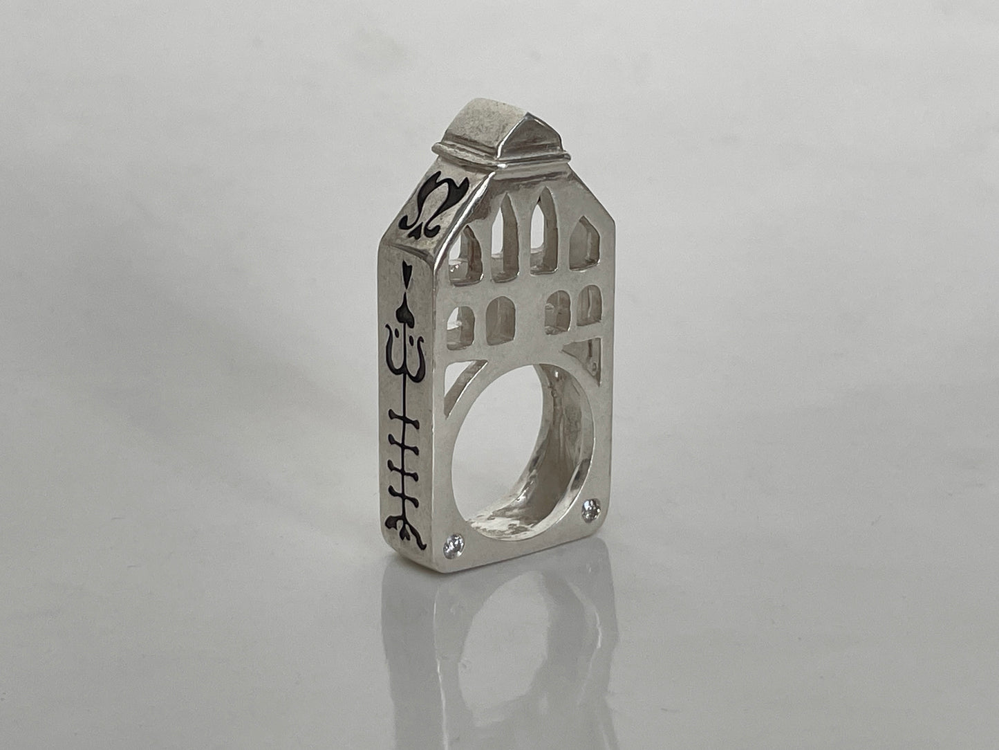 Temple ring chapelle