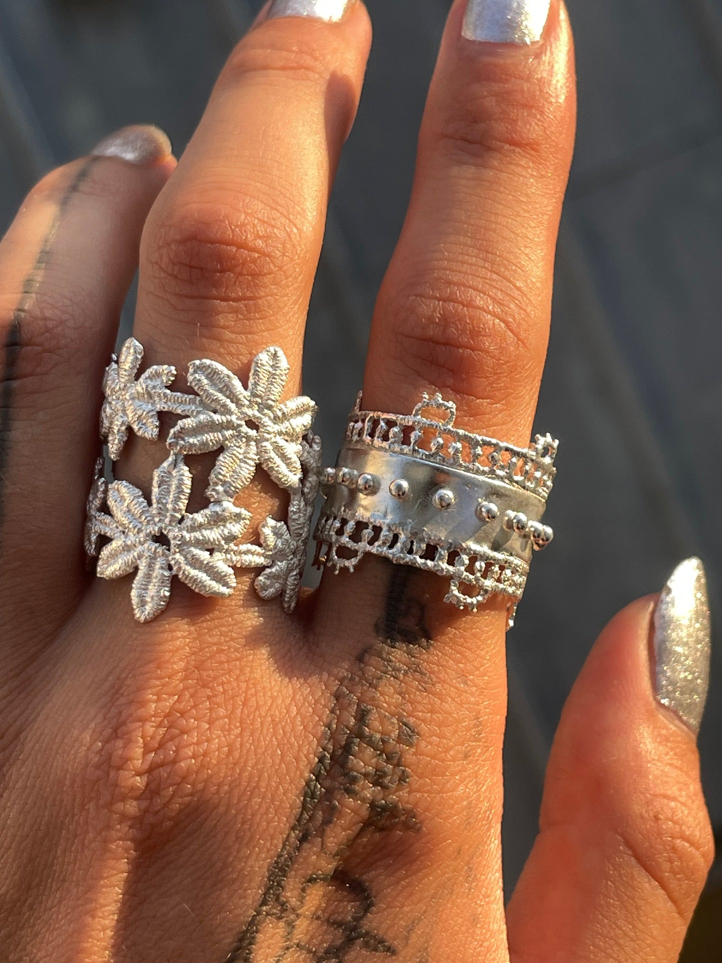 Marguerite lace ring