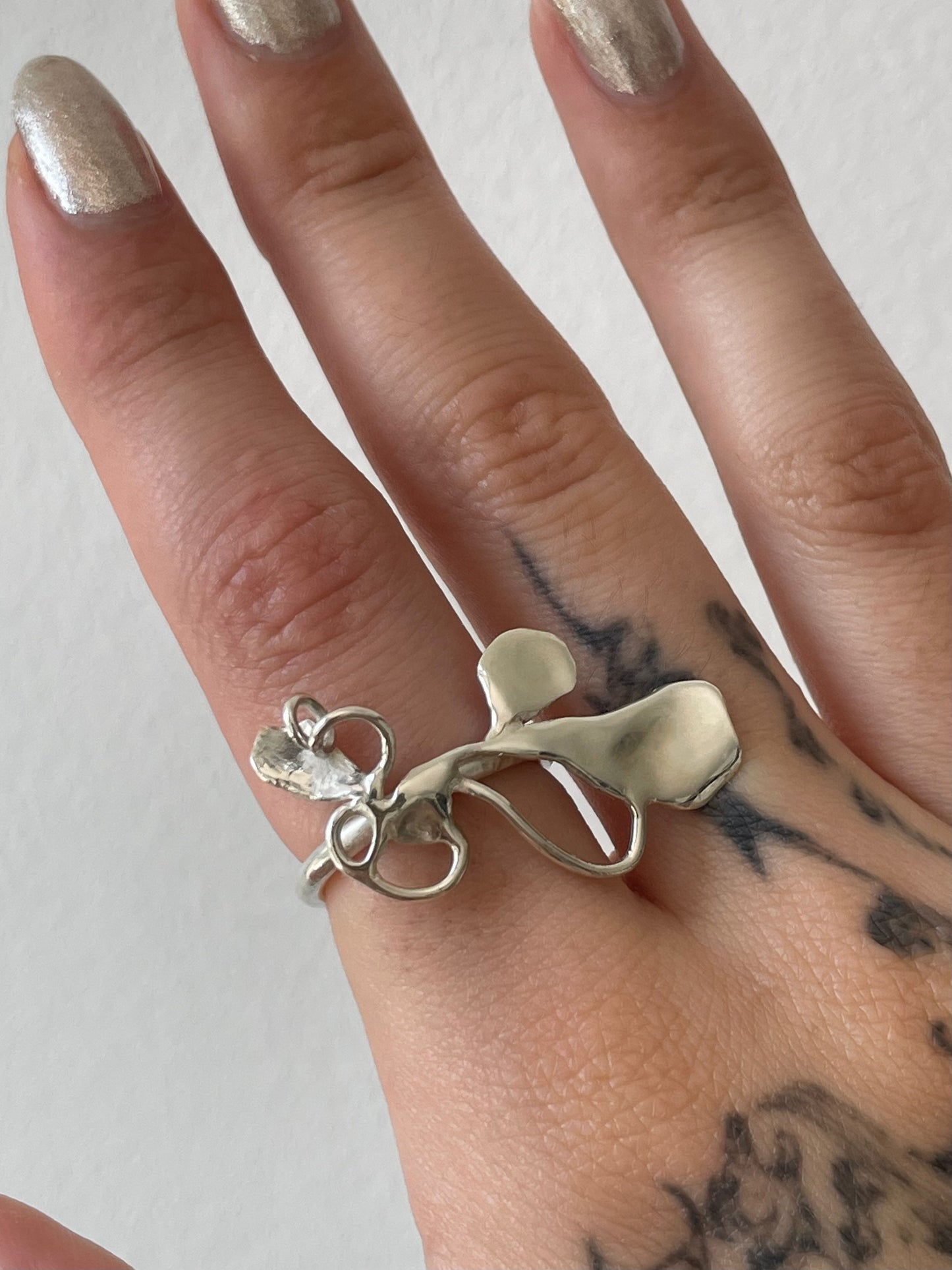Mauvaise herbes ring n4