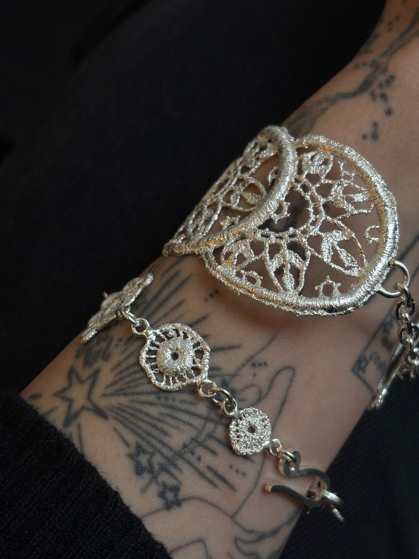Whisper bracelet