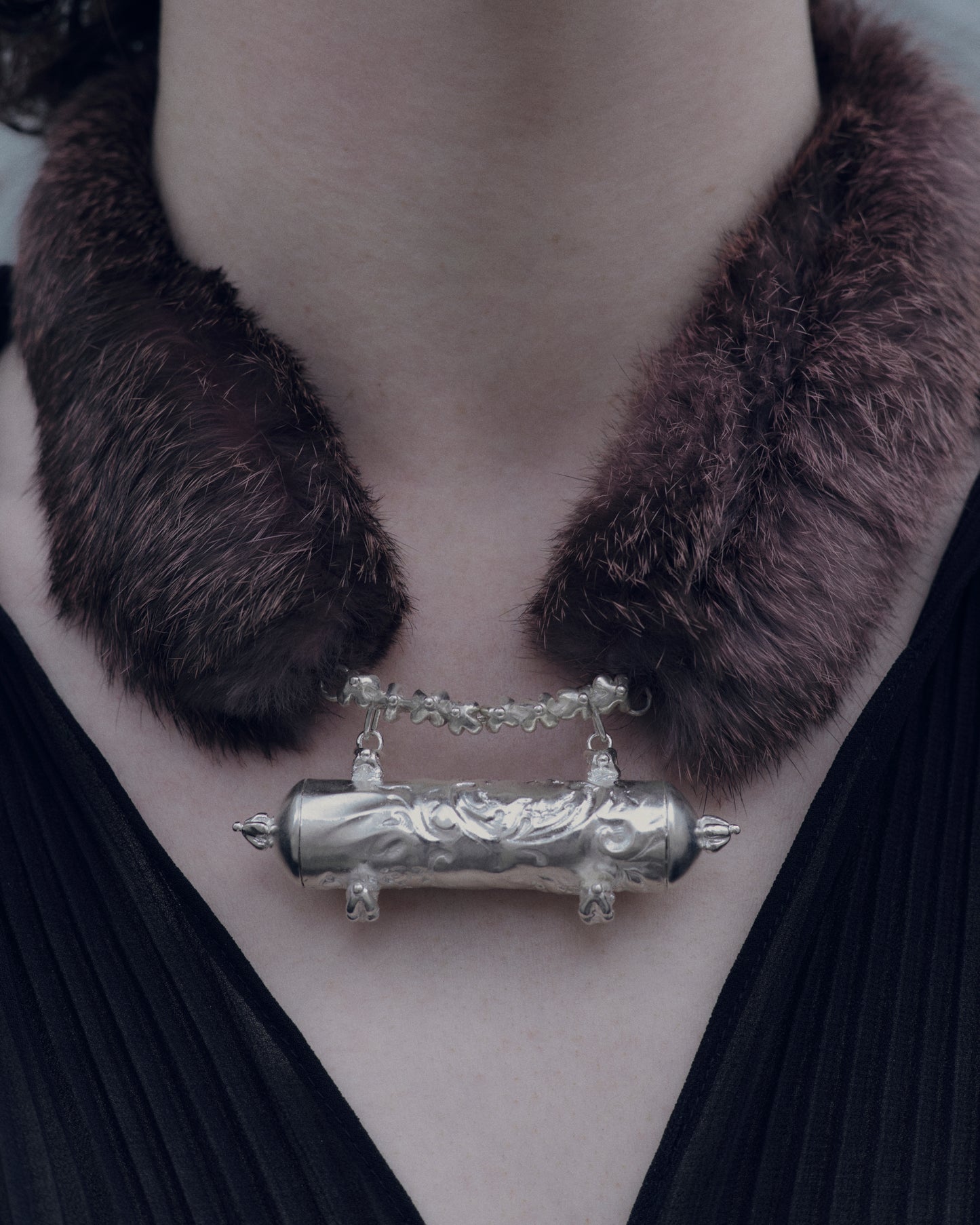 Candle necklace fur