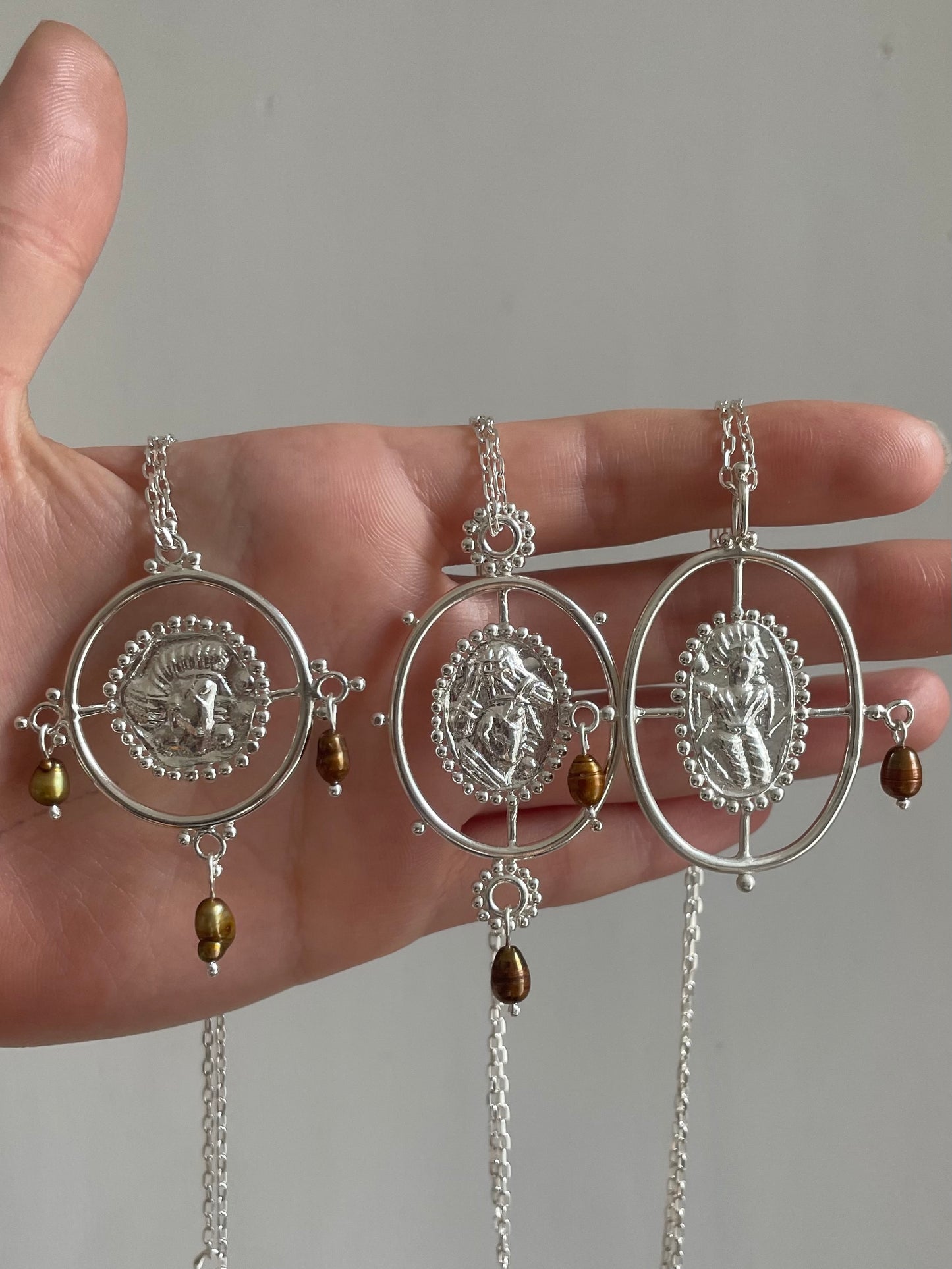 Face pendant n2