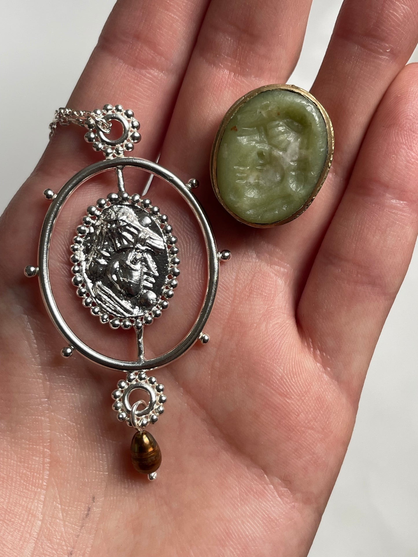 Face pendant n2