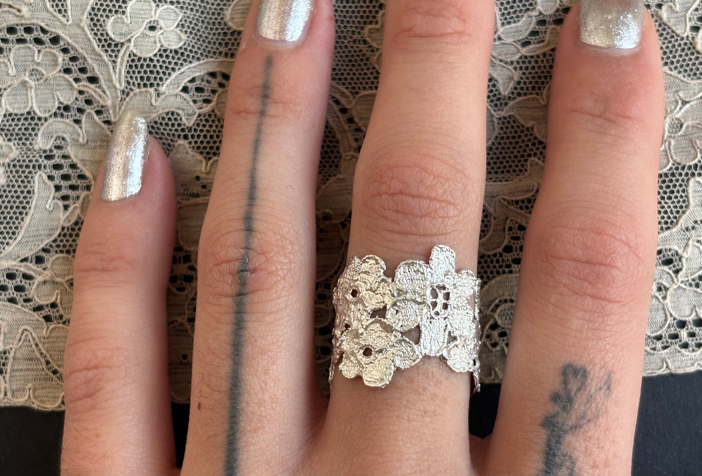 Lilac lace ring