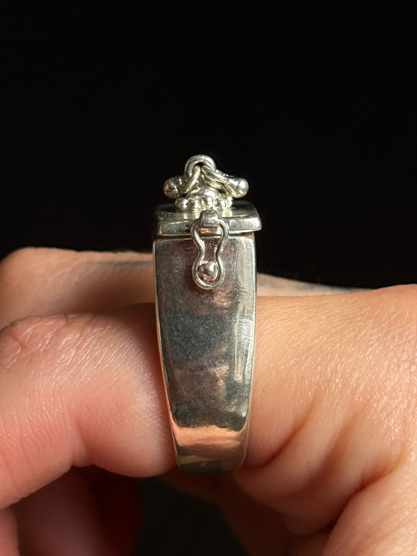 Santalwood incense ring