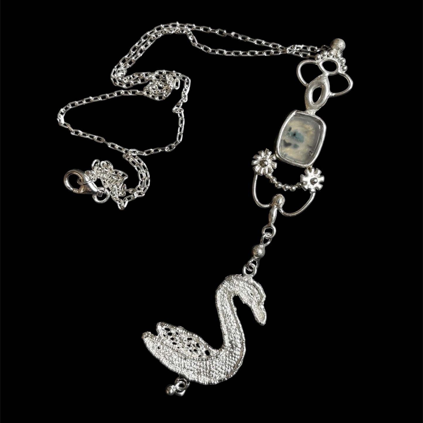 Swan lace
