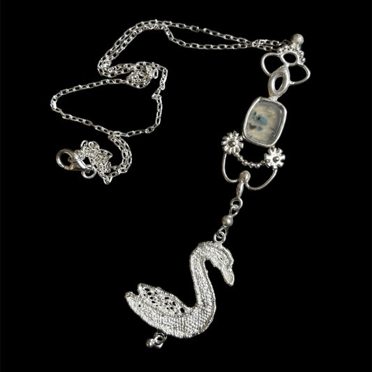 Swan lace