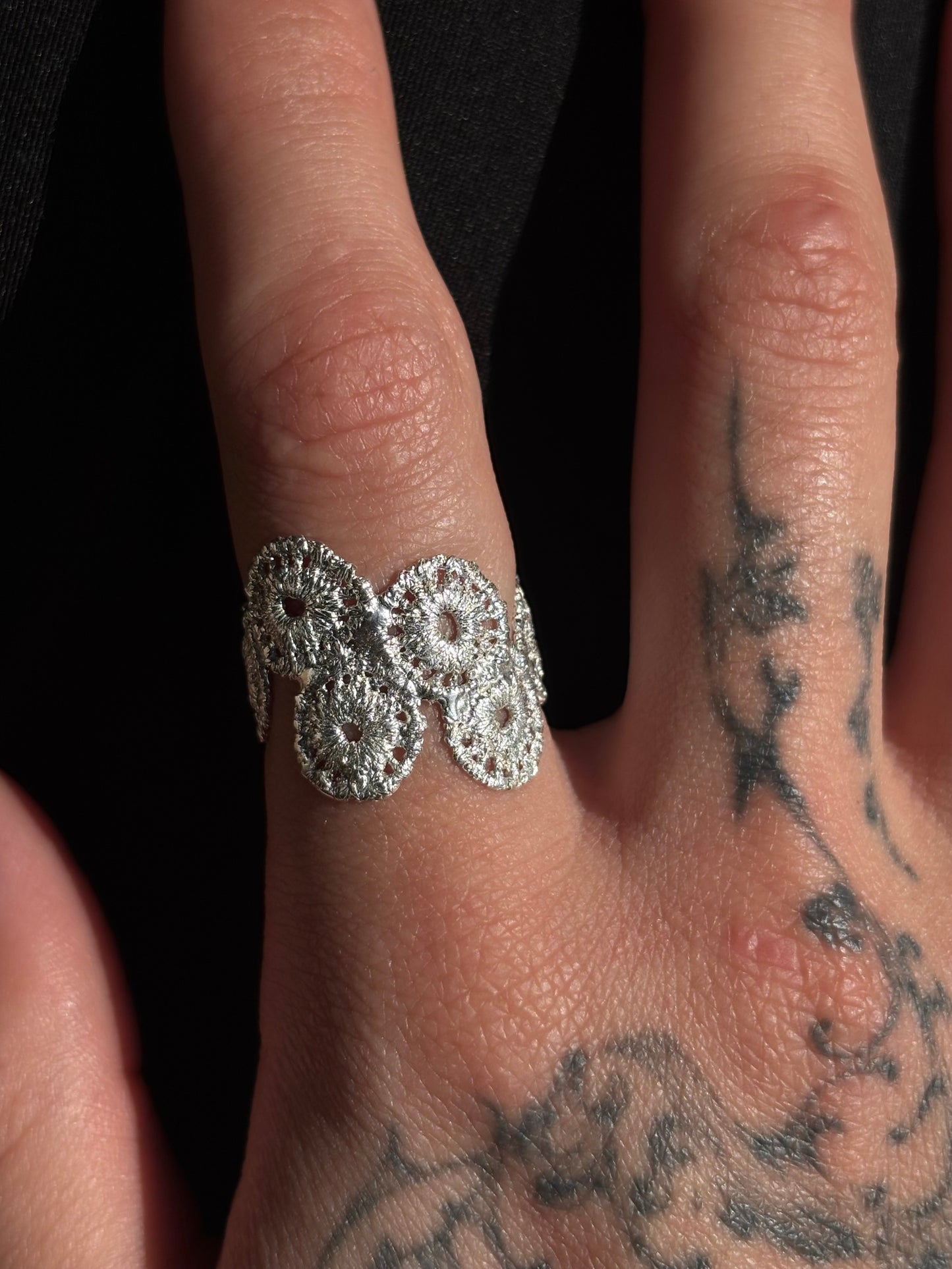 Narcissus lace ring