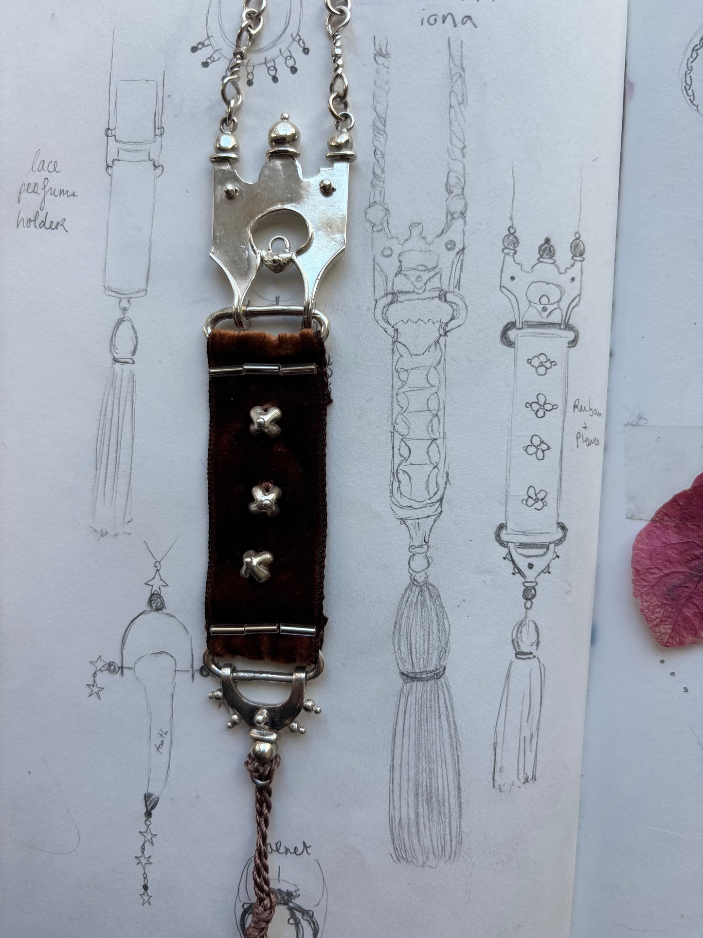 Sevilla necklace