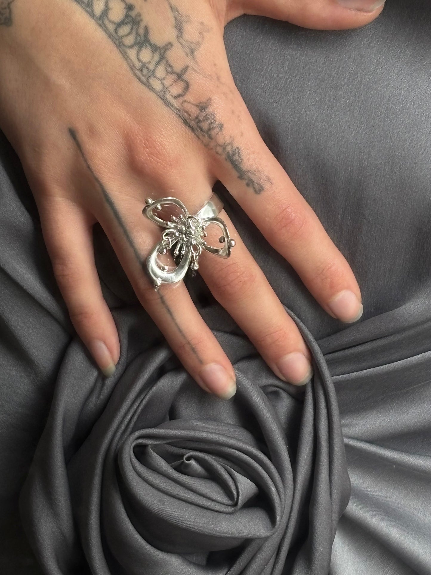 Clover ring