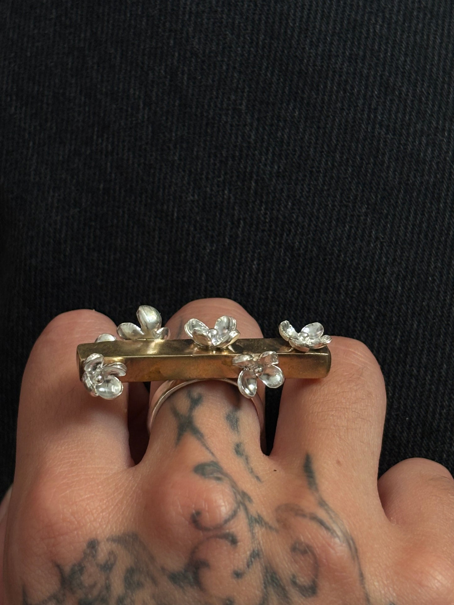 Garden roses ring
