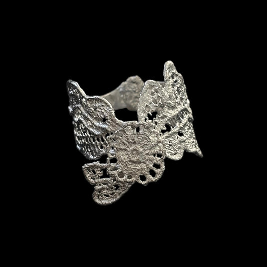 Pansy lace ring