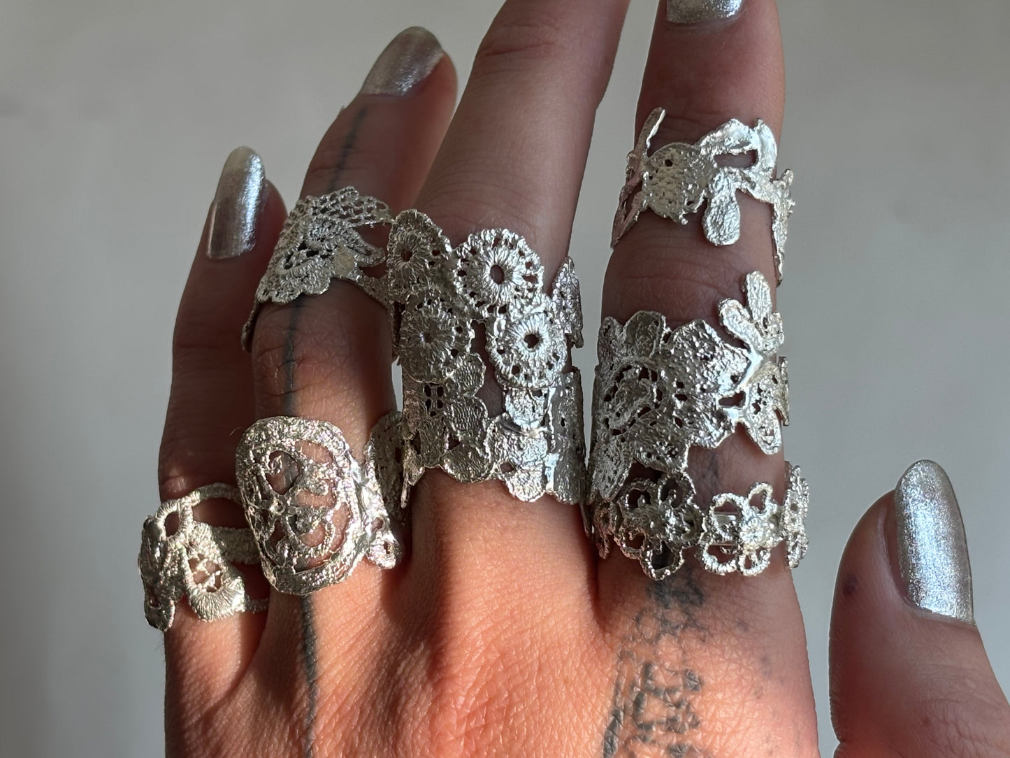 Lilac lace ring