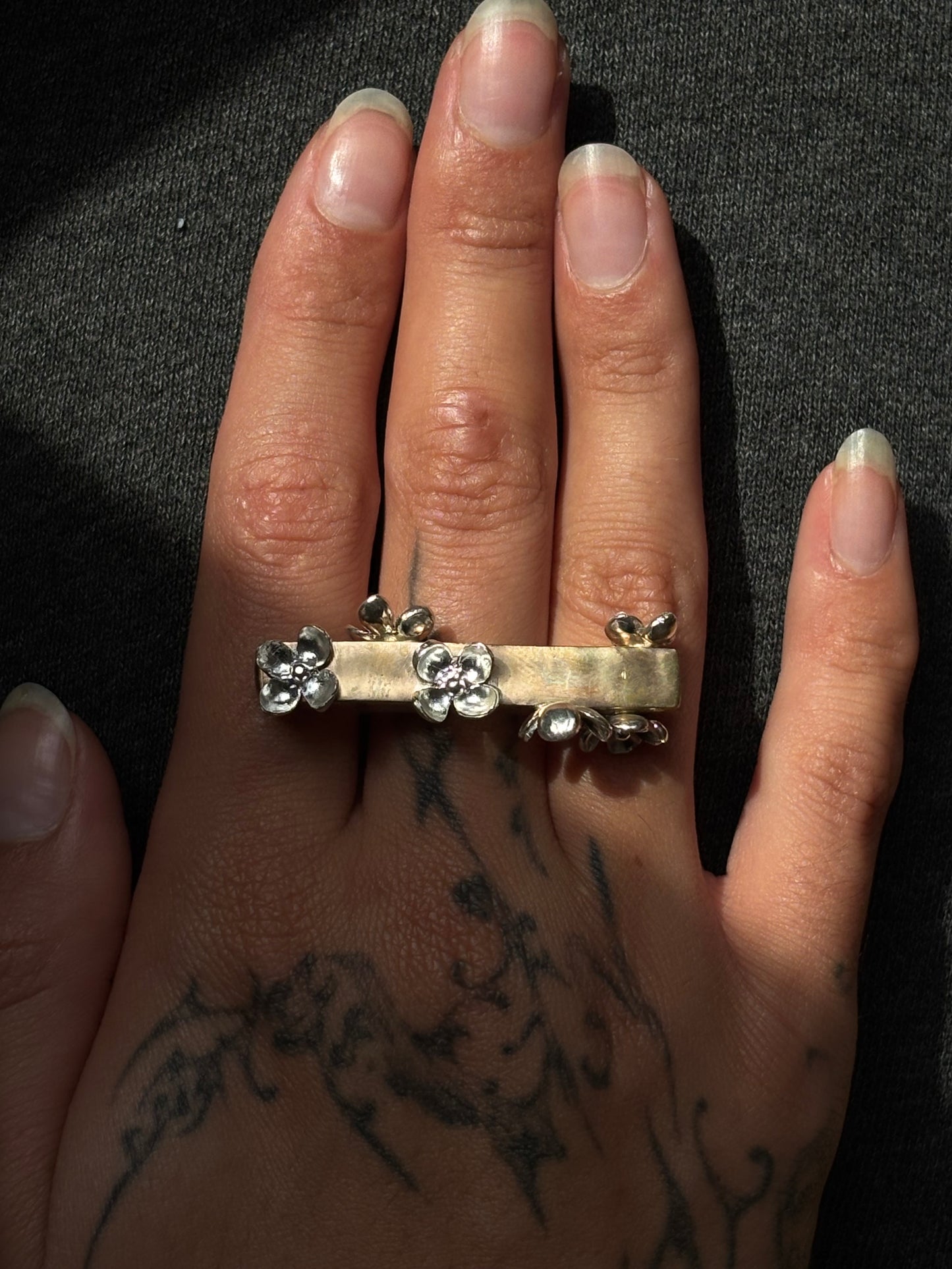 Garden roses ring