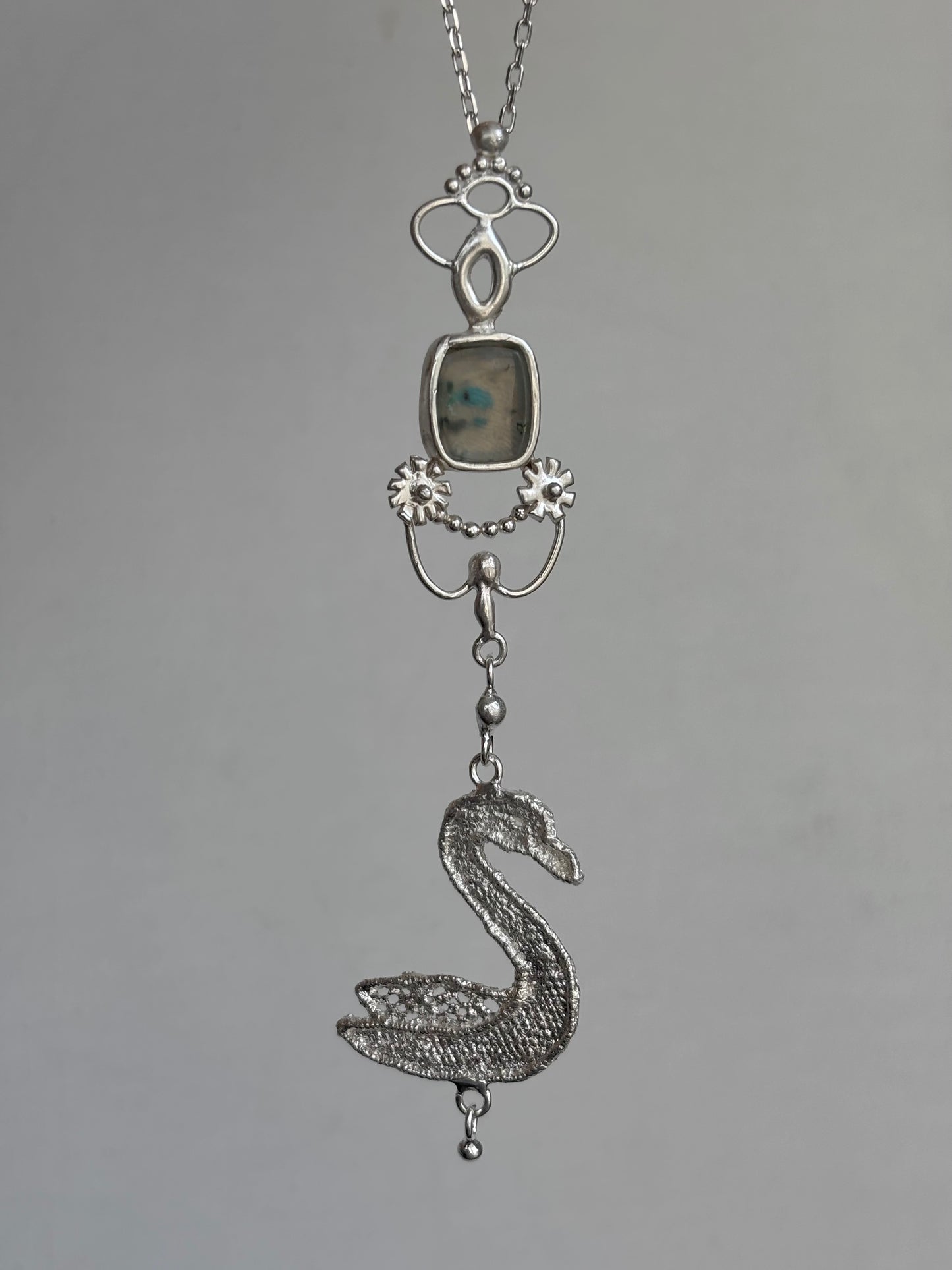 Swan lace