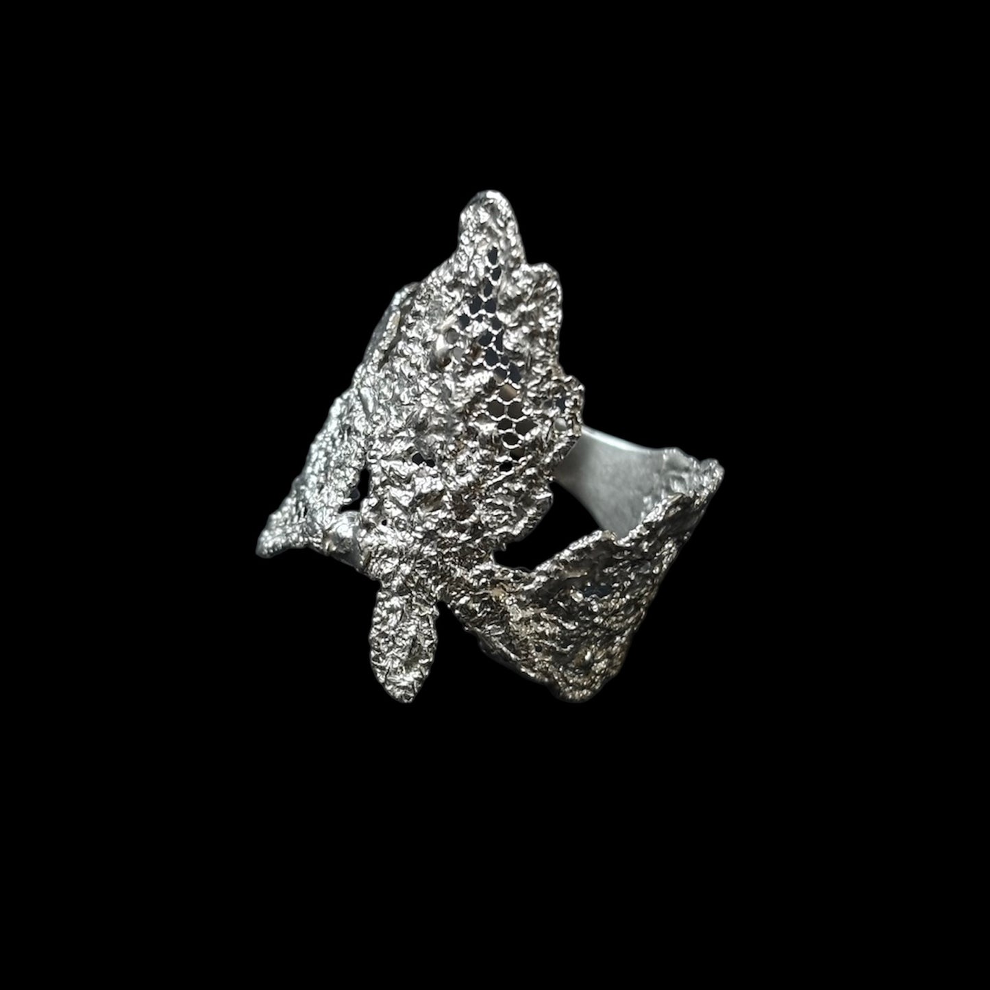 Feuilles lace ring