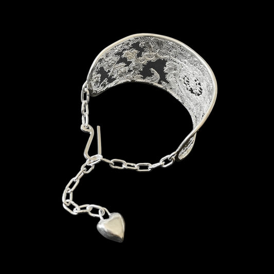 Lace cuff