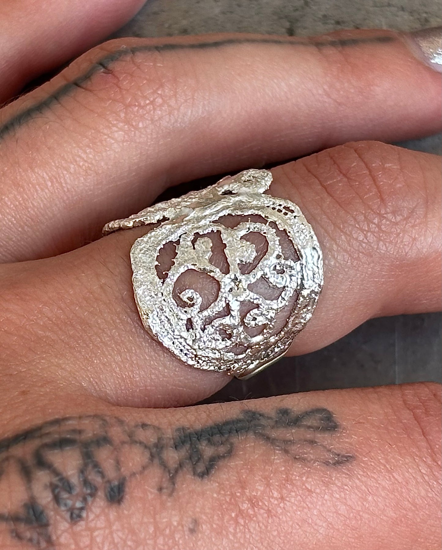 Carnation lace ring