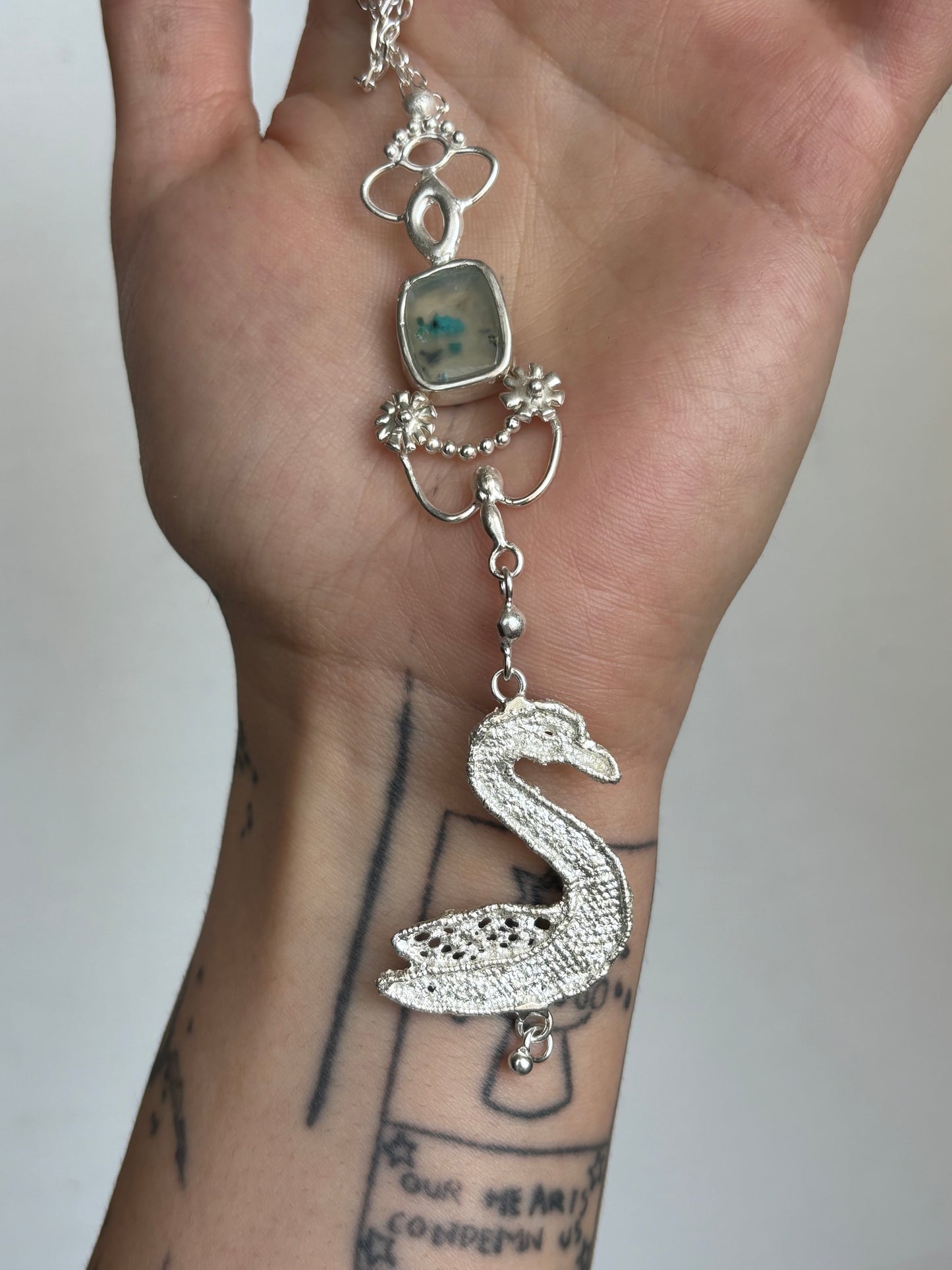 Swan lace