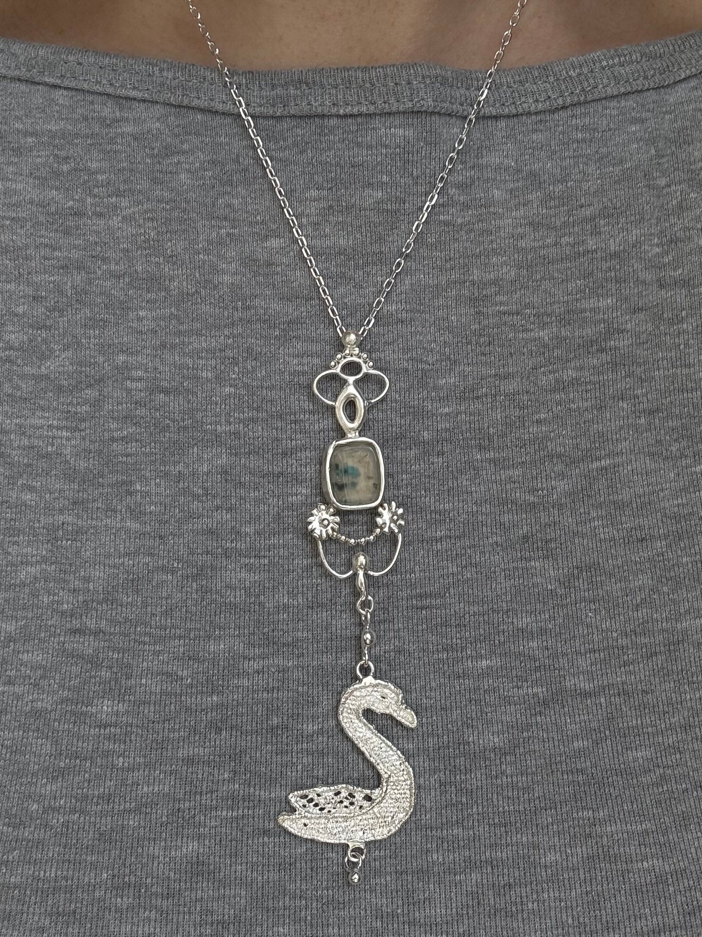 Swan lace