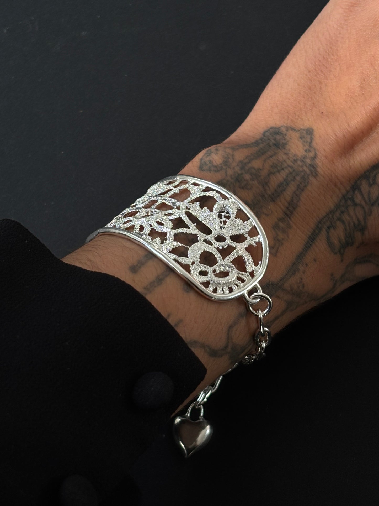 Lace cuff