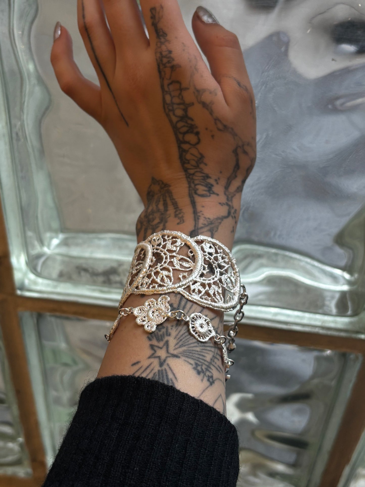 Whisper bracelet