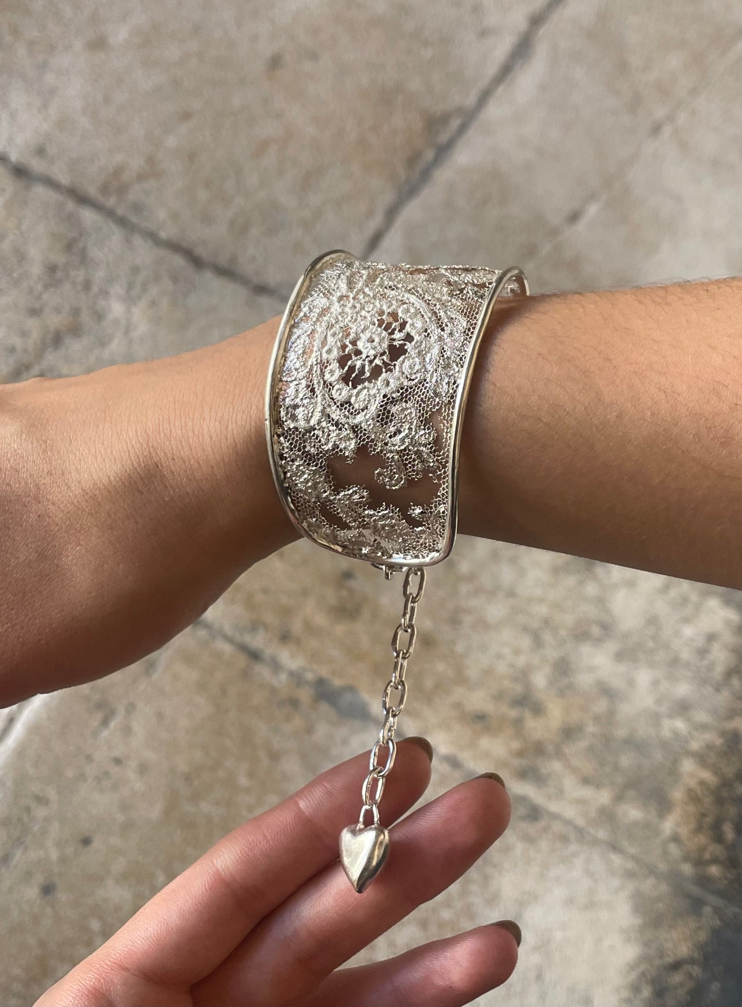 Lace cuff