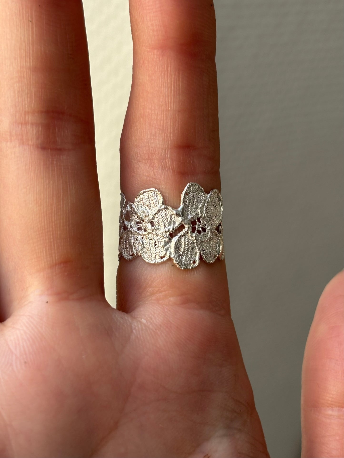 Geranium lace ring