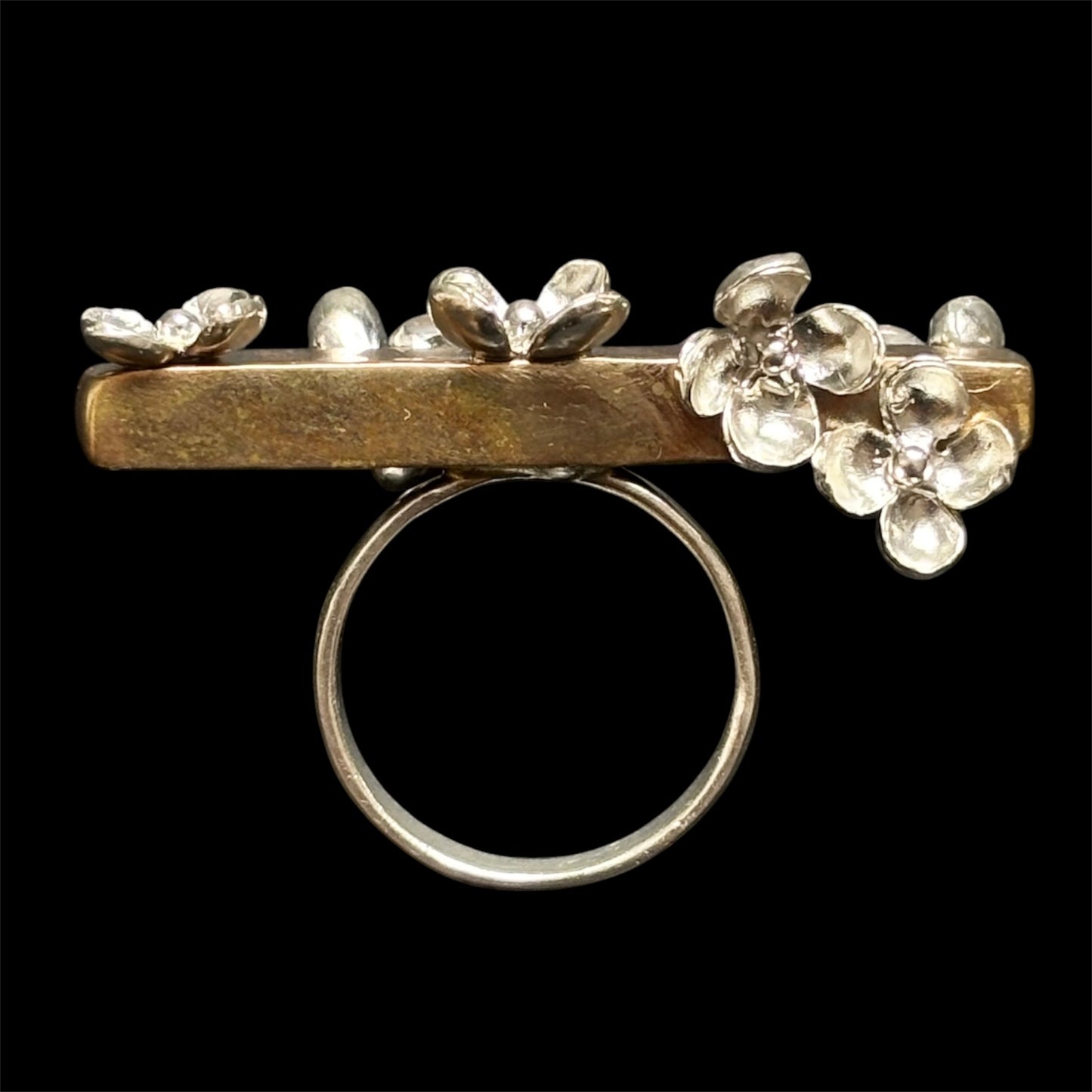Garden roses ring