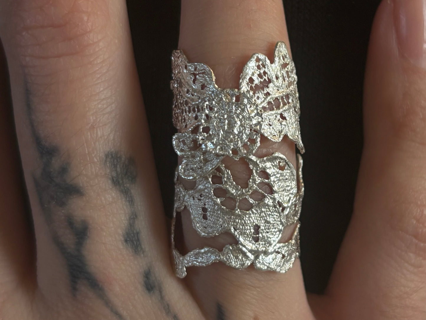 Pansy lace ring