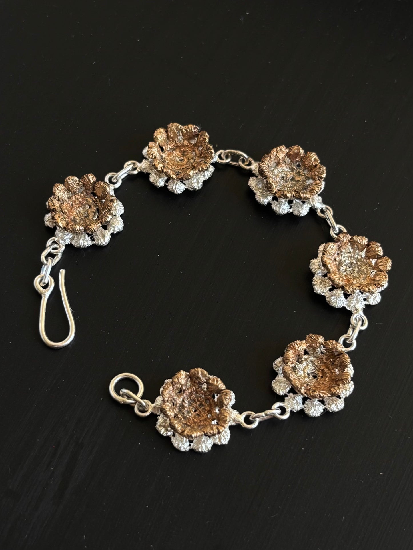 Daisy lace bracelet