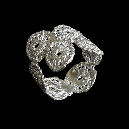 Narcissus lace ring