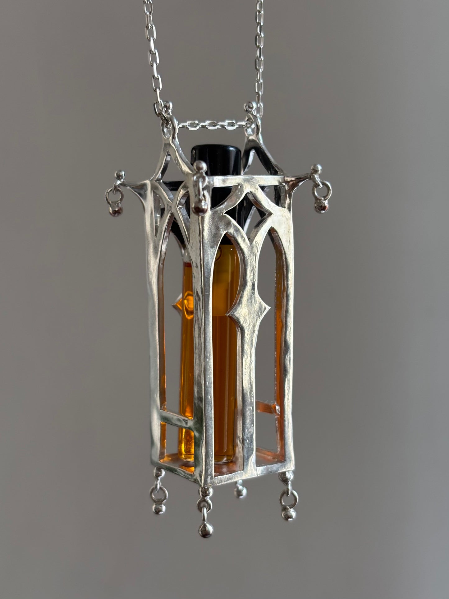 Granada perfume pendant