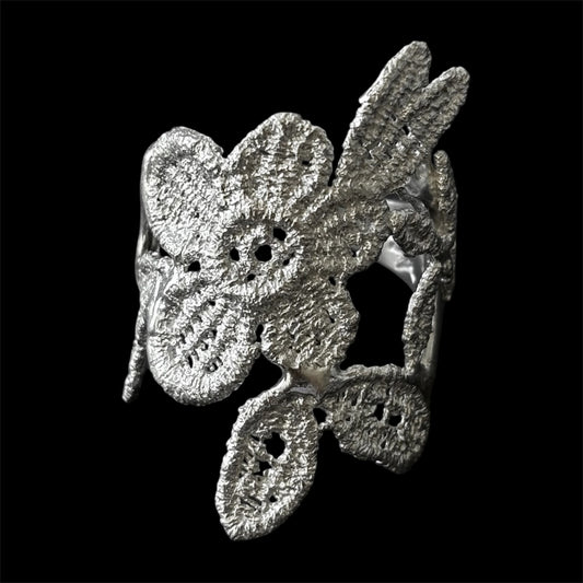 Zinnia lace ring