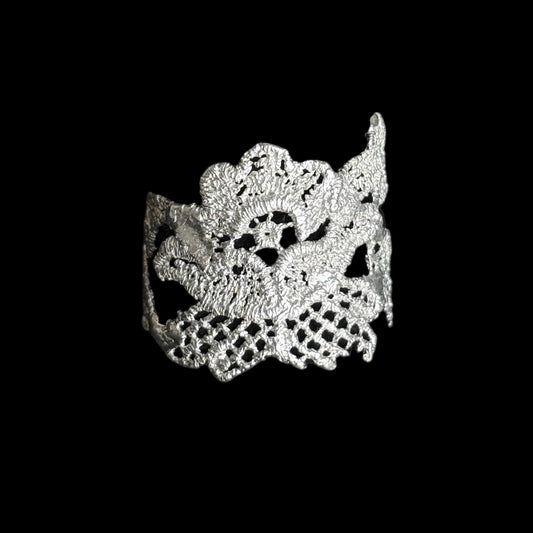 Tulip lace ring