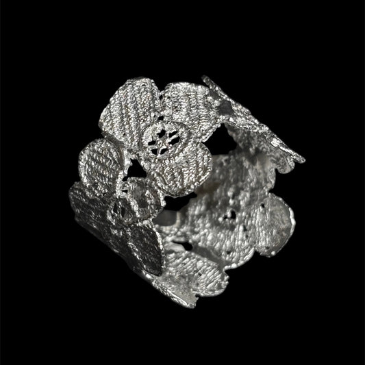 Geranium lace ring