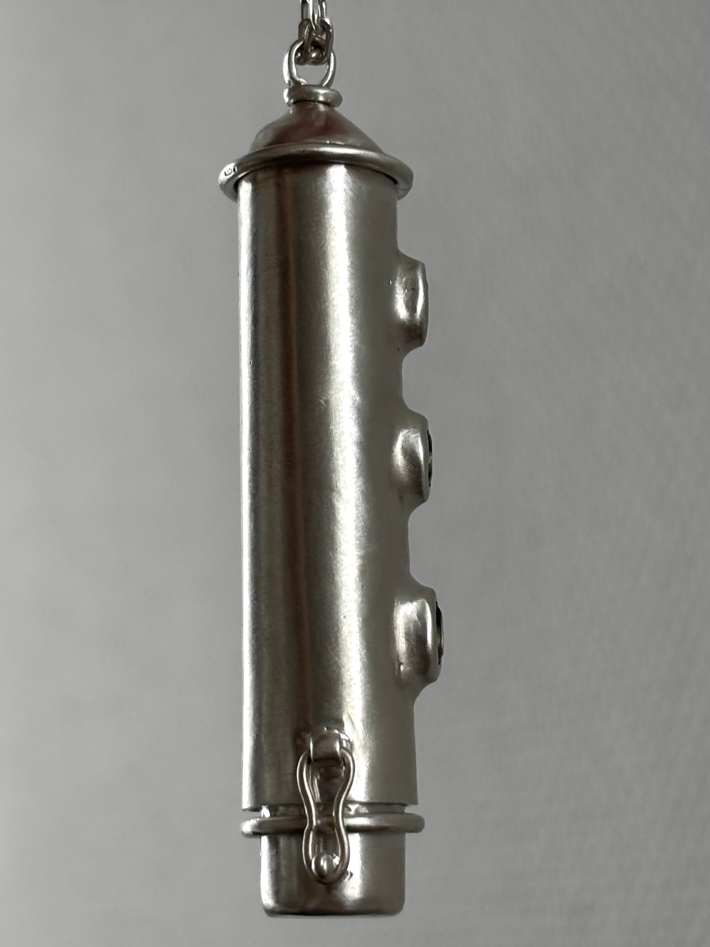 Kingdom of love perfume pendant