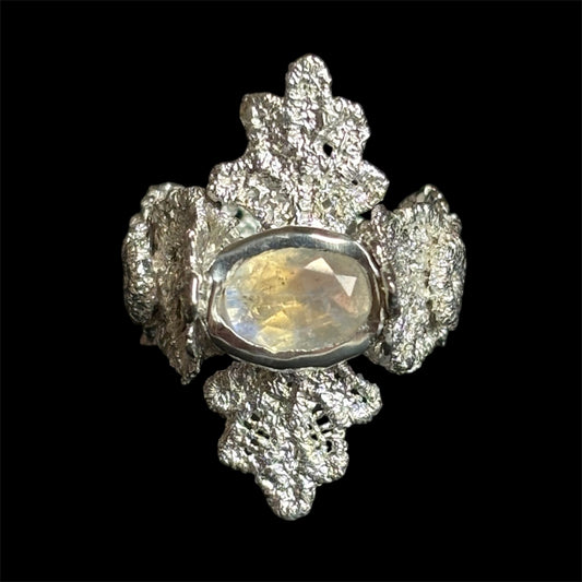 Moon lace ring