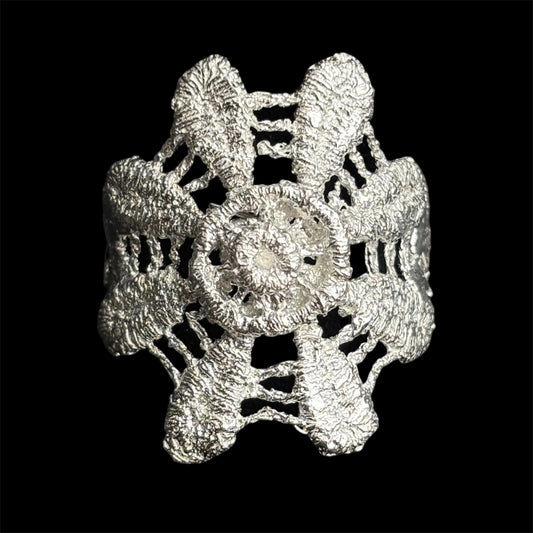 Clematis lace ring