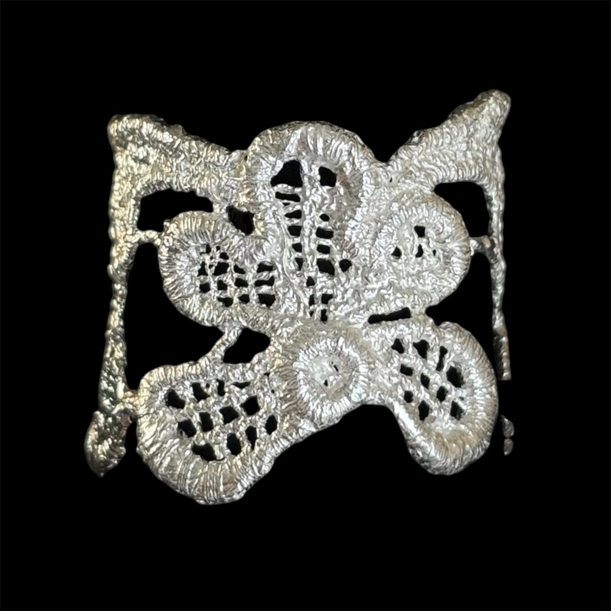 Tiare lace ring
